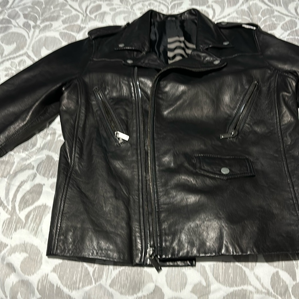 Men’s beautiful, lightweight, leather jacket, beautiful conditions